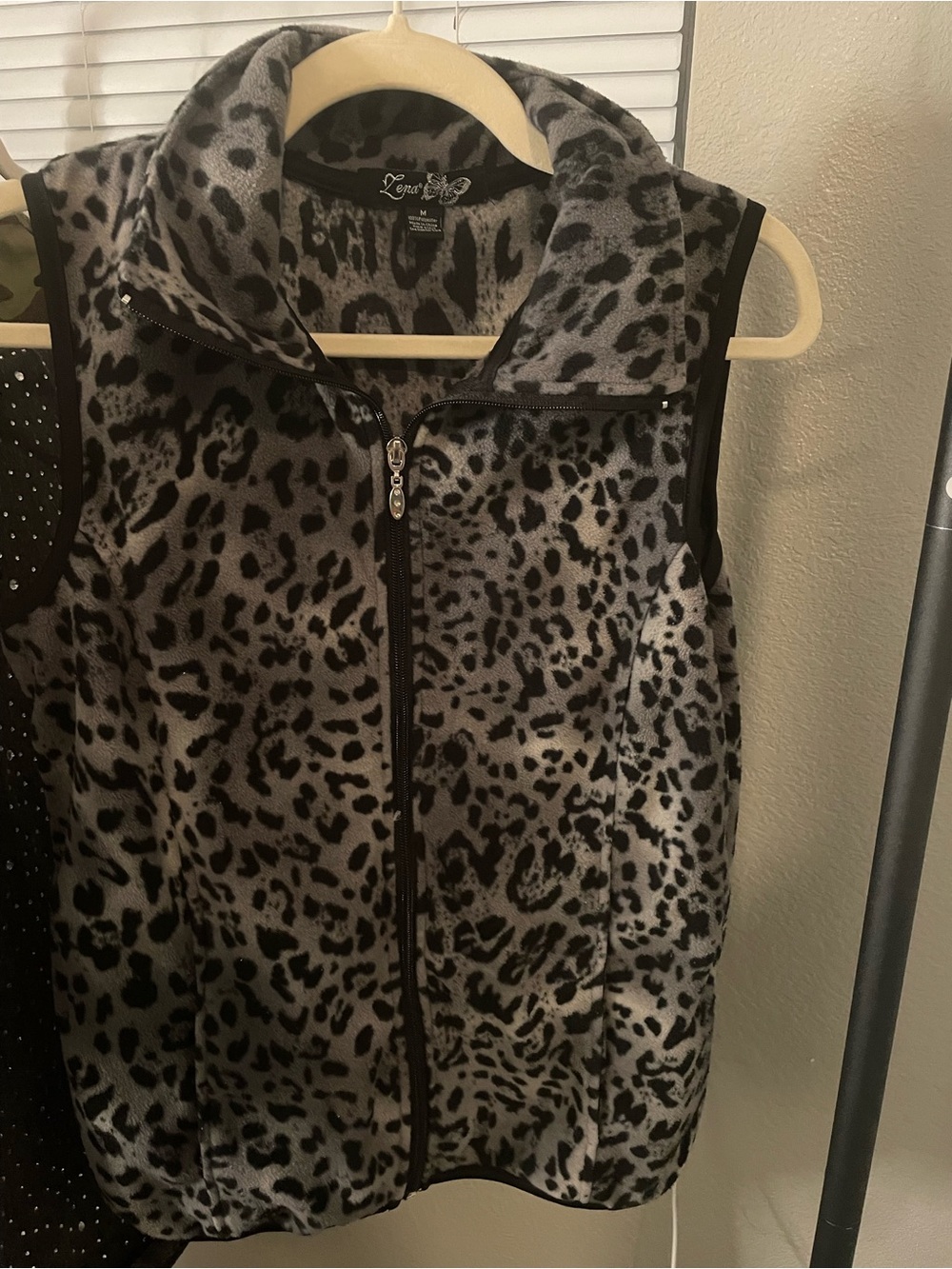 Lena Leopard Print Fleece Vest - Black & Gray